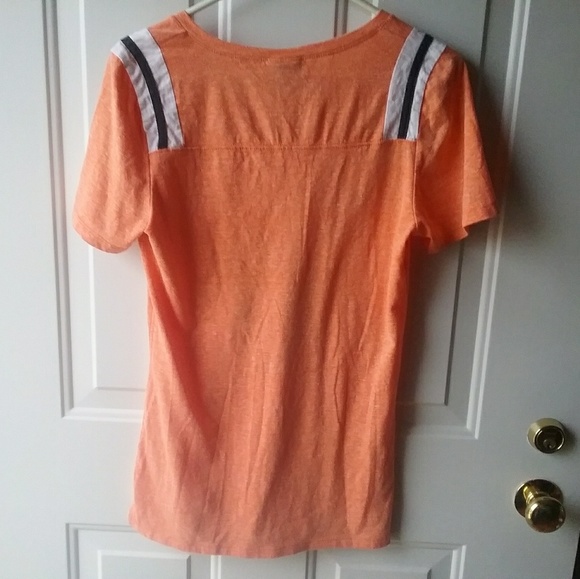 Chicago Bears Graphic V Neck T-Shirt - Picture 5 of 5